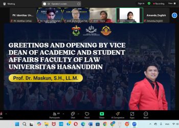 WD I FH Unhas, Prof Dr Maskun SH LLM saat memberikan sambutan dan membuka ALSA Legal Workshop tahun 2024. Kegiatan tersebut dilaksanakan melalui Zoom Meeting, Sabtu (31/08). Foto: Tangkapan Layar.