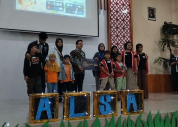 ALSA Unhas Hibur Anak Penderita Kanker di Aula Bima Sulsel