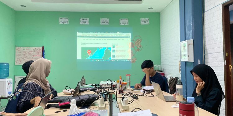 PK identitas Unhas Bekali Para Magang Cara Menulis Rubrik Ipteks