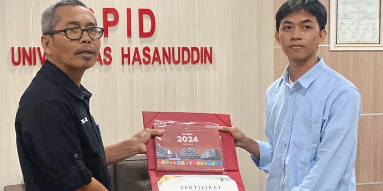Juara 1 Sayembara Desain Dasi, Camaba FK Unhas Terinspirasi dari Filosofi Sulsel