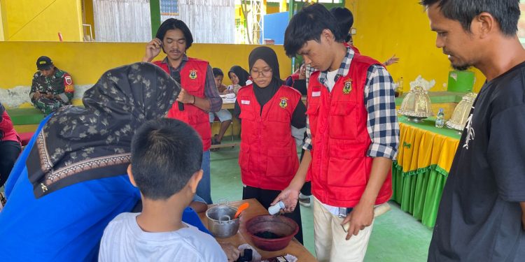 Mahasiswa KKN Sulap Limbah Jagung dan Kelapa Jadi Produk Briket Berkualitas
