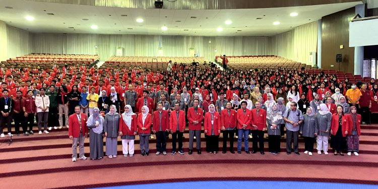 Fapet Unhas laksanakan PKKMB tingkat fakultas di Gedung Baruga AP Pettarani, Selasa (13/08). Foto : Dokumentasi Pribadi.