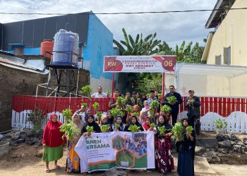 Foto bersama Tim PPK Ormawa Mahatani bersama Kelompok Wanita Tani Kerabat. Foto: Dokumentasi Pribadi.