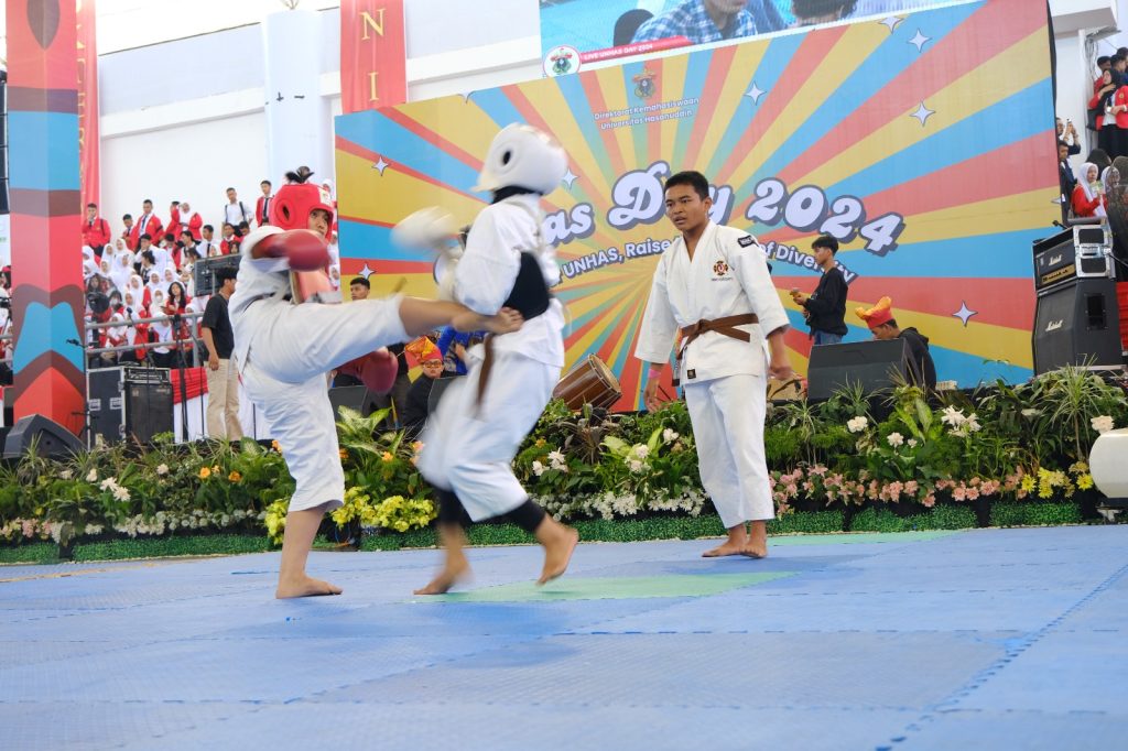  Persembahan penampilan oleh UKM Shorinji Kempo
