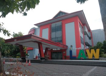 Tampak Fakultas Hukum Unhas dari depan. Fakultas Hukum Unhas sendiri berdiri pada 3 Maret 1952. Foto: IDENTITAS/Muhammad Nur Ilham.