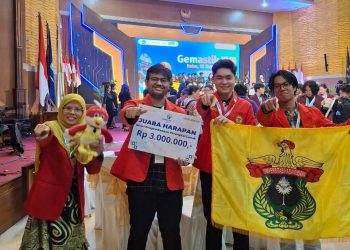 Tim Tembus Pagi, Fakultas Teknik Unhas yang berhasil meraih Juara Harapan Ajang GEMASTIK Tahun 2024 bersama Dosen Pendamping. Foto: Dokumentasi Pribadi