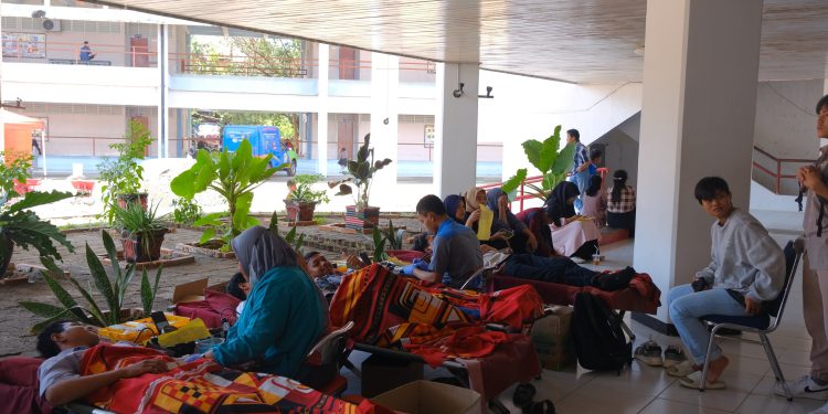 Kolaborasi Kemanusiaan, KSR PMI dan UKM Shorinji Kempo Unhas Gelar Donor Darah