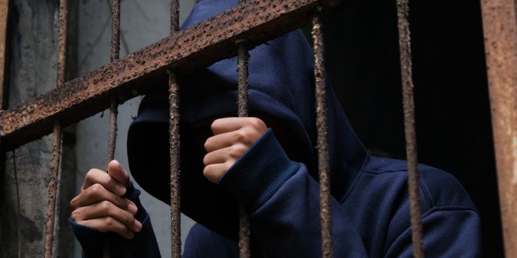 WHO mengidentifikasi bahwa isolasi dalam penjara dapat menyebabkan masalah mental, seperti kecemasan, depresi, kemarahan, dan serangan panik. Foto: IDENTITAS/Otto Aditia.