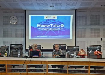 Guru Besar Prodi Administrasi Publik, Prof (Emeritus) Deddy T Tikson MSc PhD menyampaikan materinya dalam kegiatan Master Talks 2.0 di Aula Prof Syukur Abdullah, Rabu (18/09). Foto: Dokumentasi Pribadi.