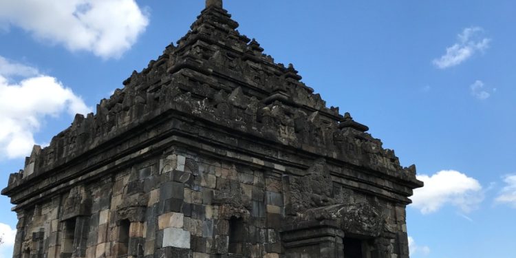 Candi Ijo dan Cerita Lainnya