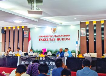 Sambutan dari Ketua Dewan Perwakilan Mahasiswa FH Unhas dalam Seminar Hukum Nasional di Ruang Promosi Doktor Prof MR Andi Zainal Abidin Farid SH FH Unhas, Kamis (03/10). Foto : IDENTITAS/Andika Wijaya