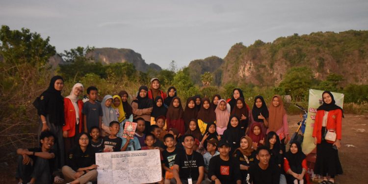 Foto bersama peserta SEBAYA dengan tim pelaksana, tim pengajar dan IPP. Foto: Dokumentasi Pribadi.