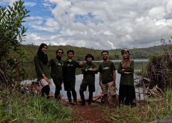 Tim Mahasiswa FMIPA Unhas saat melakukan Penelitian di Danau Lontoa, Luwu Timur. Foto: Dokumentasi Pribadi.