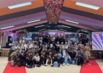 Foto bersama kegiatan Anniversary Lets Institute yang ke-7 di Aula Angkasa Nikmat Ulu Juku, Sabtu (16/11). Foto: Dokumentasi Pribadi.