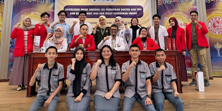 FKG dan RSGMP Unhas Adakan Sosialisasi di SMAN 17 Makassar