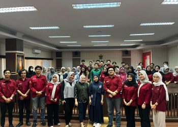 Foto bersama pada kegiatan Legal Coaching Practice Day yang berlangsung Laboratorium Moot Court Harifin A Tumpa FH Unhas, Sabtu (02/11). Dokumentasi Pribadi