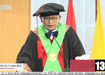 Prof Dr Ir Amir M Si  saat menyampaikan orasi ilmiahnya di Ruang Senat lantai 2 Rektorat Unhas, Selasa (15/10). Foto: Tangkapan Layar