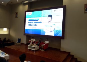 Ketua HILMI Indonesia Ustaz Muhtadin Akbar S Si hadir sebagai pembicara pada Prime Mover 2 di CSA Lecture Theater 1 FT-UH Sabtu (16/11). Foto/IDENTITAS: Muh Fadhel Perdana