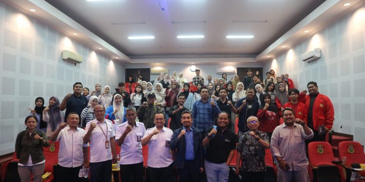 WALHI Adakan Seminar Koalisi Gerakan Makassar Menuntut Air Bersih di Unhas