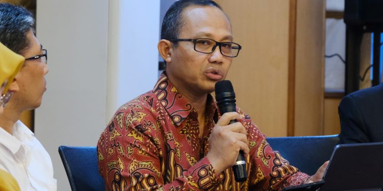 Prof Drg Muhammad Ruslin MKes PhD SpBM(K) saat menjelaskan tahap tahap penerimaan mahasiswa baru, Rabu (18/12). Foto : IDENTITAS/Adrian