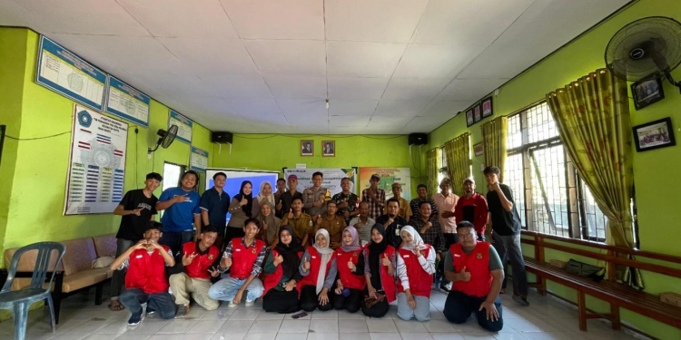 Foto bersama Sosialisasi BPJS Ketenagakerjaan Desa Polewali, Selasa (07/01).
