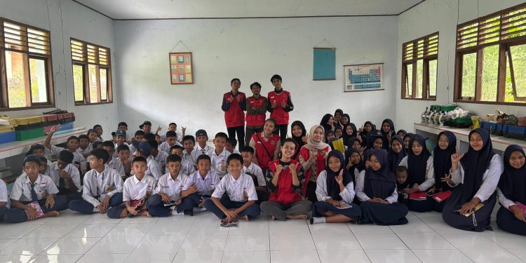 KKN-T Unhas Edukasi Bisnis Peternakan Kepada Pelajar SMP di Desa Borisallo