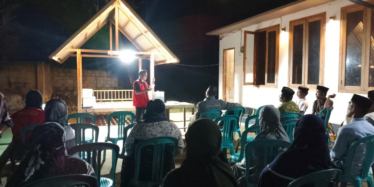 Solusi Panen Terganggu, Mahasiswa KKN-T 113 Unhas Beri Edukasi Penanganan Hama