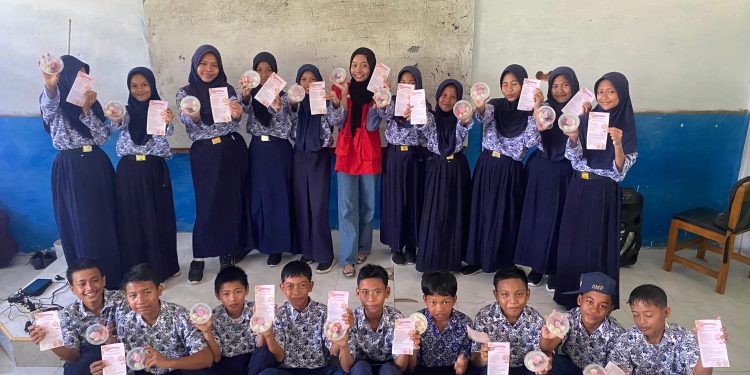 Foto bersama setelah kegiatan sosialisasi di SMPN 32 Sinjai, Rabu (15/01). Foto : Dokumentasi Pribadi