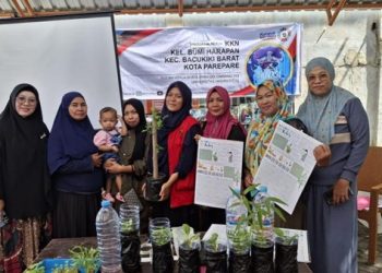 Mahasiswa KKN-T Unhas Sosialisasikan Penanaman Kelor Sebagai Upaya Pencegahan Stunting Berkelanjutan