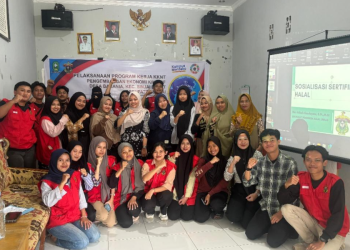 Mahasiswa KKN-T Unhas Posko Sinjai Barat Gelar Sosialisasi Sertifikasi Halal