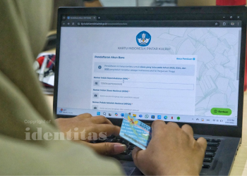 Foto Mahasiswa Yang Mendaftarkan Diri di Situs KIP-Kuliah Kemendiktisaintek. Foto: IDENTITAS/AWI