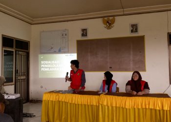 Sosialisasi Penyuluhan Pengelolaan dan Pemilahan Sampah di Kantor Desa Tarowang Kecamatan Tarowang, Kabupaten Jeneponto, Sulawesi Selatan, Rabu (05/02). Foto: Dokumentasi pribadi