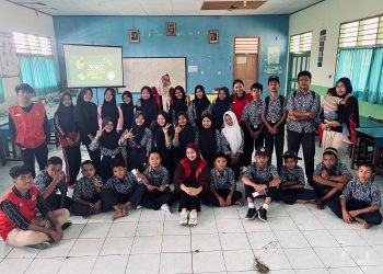 Mahasiswa KKN-T Sosialisasikan Pengelolaan Limbah Sampah kepada Siswa