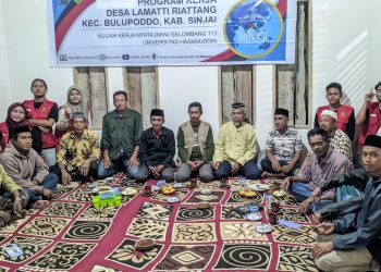 Mahasiswa KKN-T Unhas Laksanakan Pembuatan Pakan GMB untuk Tingkatkan Produktivitas Ternak