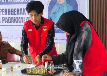 Mahasiswa KKN-T Gelar Sosialisasi dan Praktik Pembuatan Lilin Aromaterapi dari Minyak Jelantah