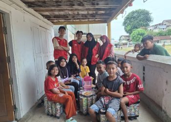 KKN-T Unhas Ajak Anak Sekolah Kelola Sampah dengan Ecobrick untuk Jaga Lingkungan