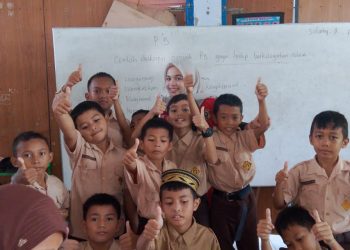 Cerdas Finansial, Mahasiswa KKN-T Ajak Siswa SDN 168 Jambua Gemar Menabung