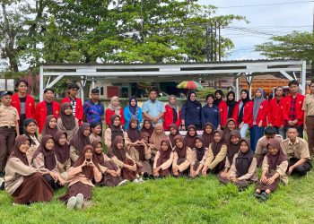 UKM Taekwondo 09 SMFT-UH Serahkan Shelter Hasil Bina Desa ke SMPN 1 Bontomarannu