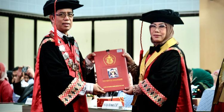 Ulas Material Konstruksi Berbasis Limbah, Dosen Teknik Resmi Dikukuhkan Sebagai Guru Besar