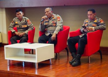 Wakapolsek Bontimarannu, H Muh Sapar saat memaparkan materinya di CSA LT 2 FT Unhas, Jumat (16/05). Foto : IDENTITAS/Adrian