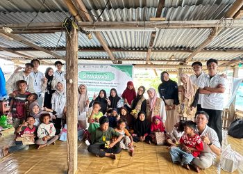 Foto bersama anak-anak dan panitia kegiatan Sipakamase, di Rumah Belajar Savana, Minggu (18/05). Foto : Dokumentasi Pribadi