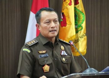 Potret Jaksa Agung Muda Bidang Pengawasan/Penasihat Persatuan Jaksa Indonesia, Dr Rudi Margono SH M HM dalam pemaparan materi kuliah umum di Baruga Prof Dr Baharuddin Lopa SH Fakultas Hukum Universitas Hasanuddin, Rabu (21/05). Foto : Dokumentasi Pribadi
