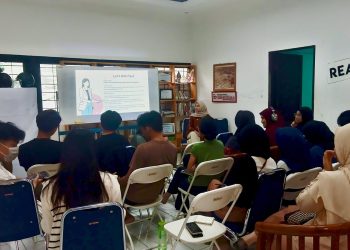 Sesi role play dalam kelas presenter di Rumah Kecil identitas Unhas, Minggu (25/05). Foto: IDENTITAS/Fathimah Nur Khalidah Rahman