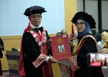 Pengukuhan Prof Idawarni Kuatkan Ketahanan Permukiman Pesisir dalam Orasi Ilmiahnya