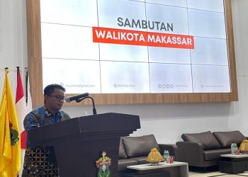 Foto Pembukaan Oleh Kepala Dinas Lingkungan Hidup kota Makassar dalam Kegiatan Hasanuddin Conference di Auditorium Prof A Amiruddin FK Unhas. Sabtu (14/06). Foto: IDENTITAS/Fahry Muhammad.