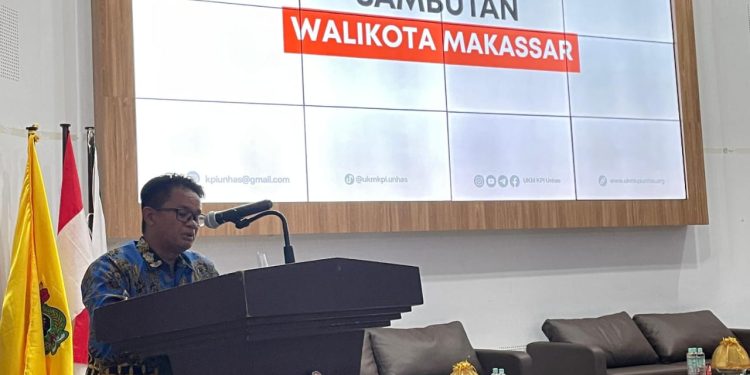 Foto Pembukaan Oleh Kepala Dinas Lingkungan Hidup kota Makassar dalam Kegiatan Hasanuddin Conference di Auditorium Prof A Amiruddin FK Unhas. Sabtu (14/06). Foto: IDENTITAS/Fahry Muhammad.