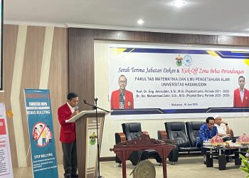 Dr Sci Muhammad Zakir Ssi Msi memberikan sambutan dan pidato dalam Serah Terima Jabatan dan Kick-off Zona Bebas Perundungan yang berlangsung di Lantai 1 Science Building FMIPA Unhas, Senin (16/06). Foto: IDENTITAS/Syahrial.