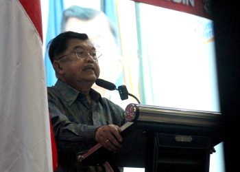 Jusuf Kalla saat menyampaikan orasi ilmiahnya dalam Wisuda Unhas Juni 2025, Selasa (03/06). Foto: IDENTITAS/Muhammad Nur Ilham