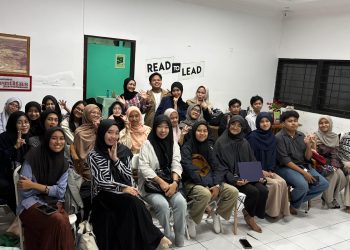 Foto bersama peserta kelas angle liputan dan penyusunan TOR di Rumah Kecil identitas Unhas Foto: IDENTITAS/Nurfikri