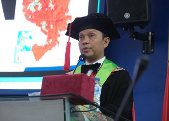 WD I Fahutan Ulas Peran Teknologi Spasial Tangani Krisis Lingkungan dalam Orasi Ilmiahnya